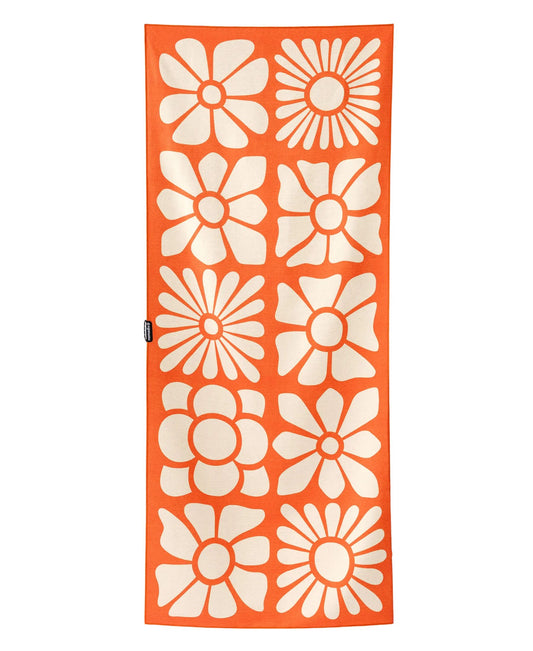 Nomadix Original Towel: Big Flowers